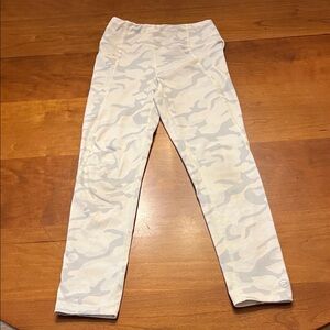 Vineyard Vines Cream Camouflage Kids Leggings
